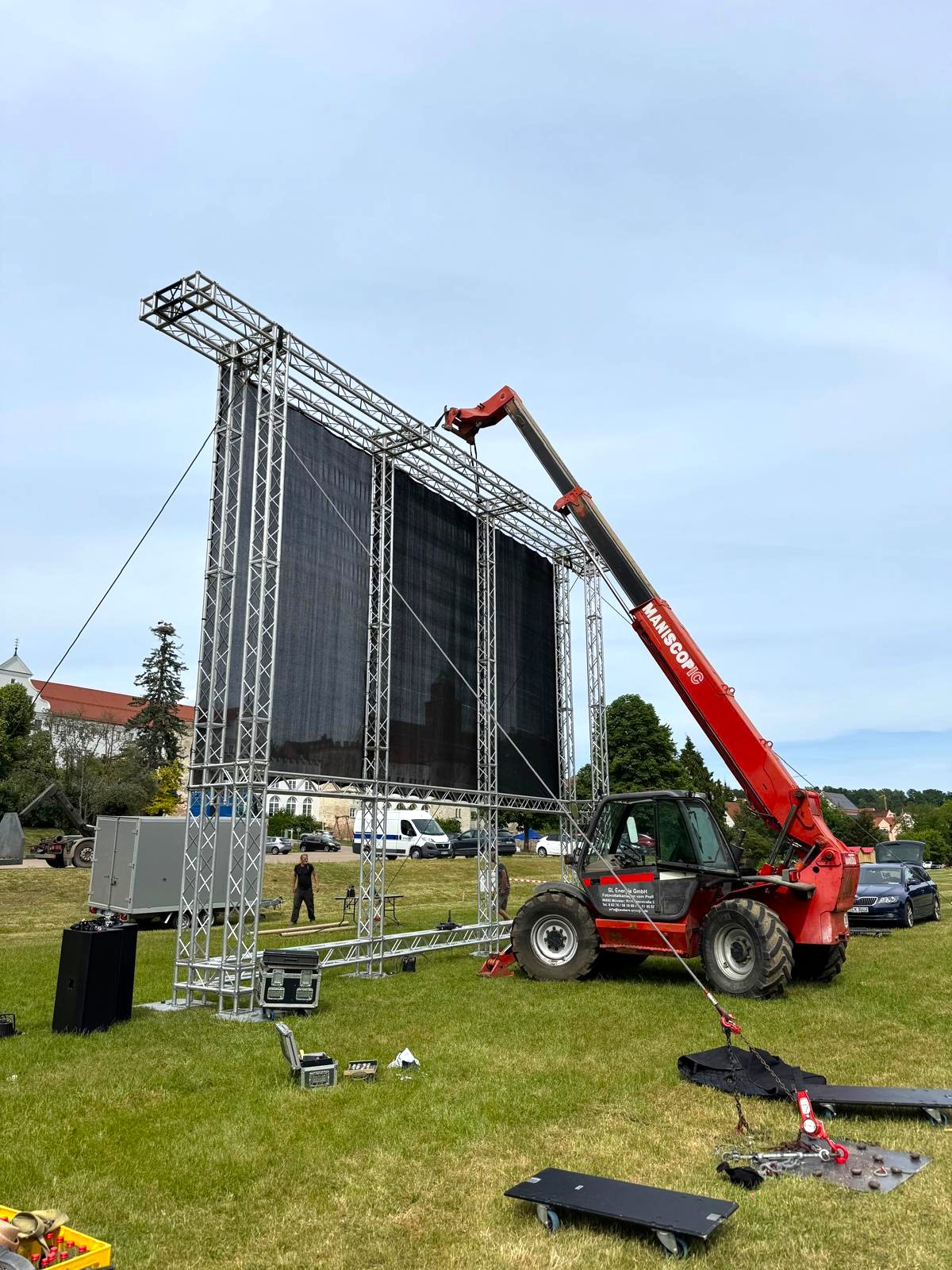 Aufbau-DONauwoerth-Open-Air-C.-Kickum.jpeg