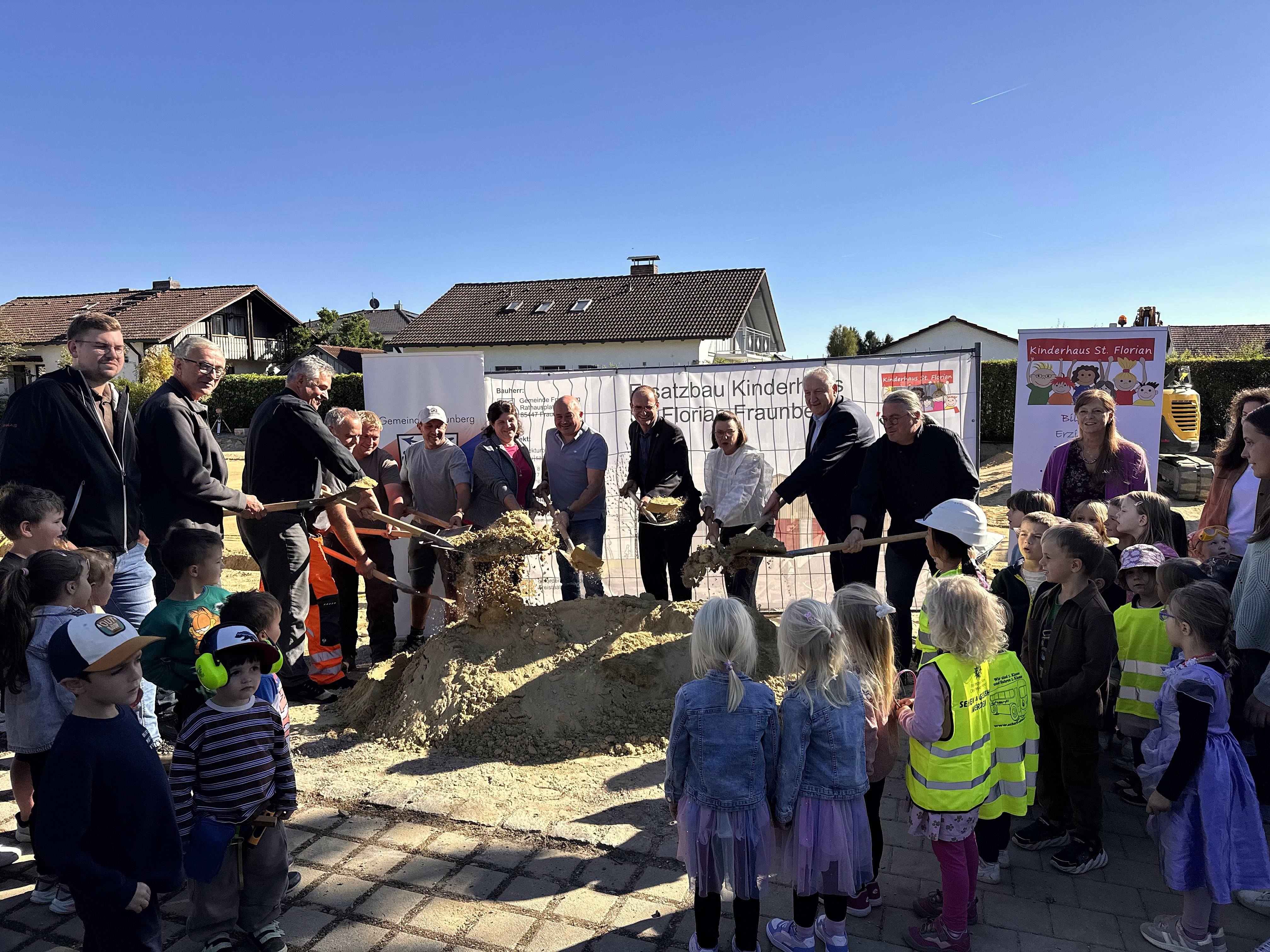 Foto Spatenstich.jpg