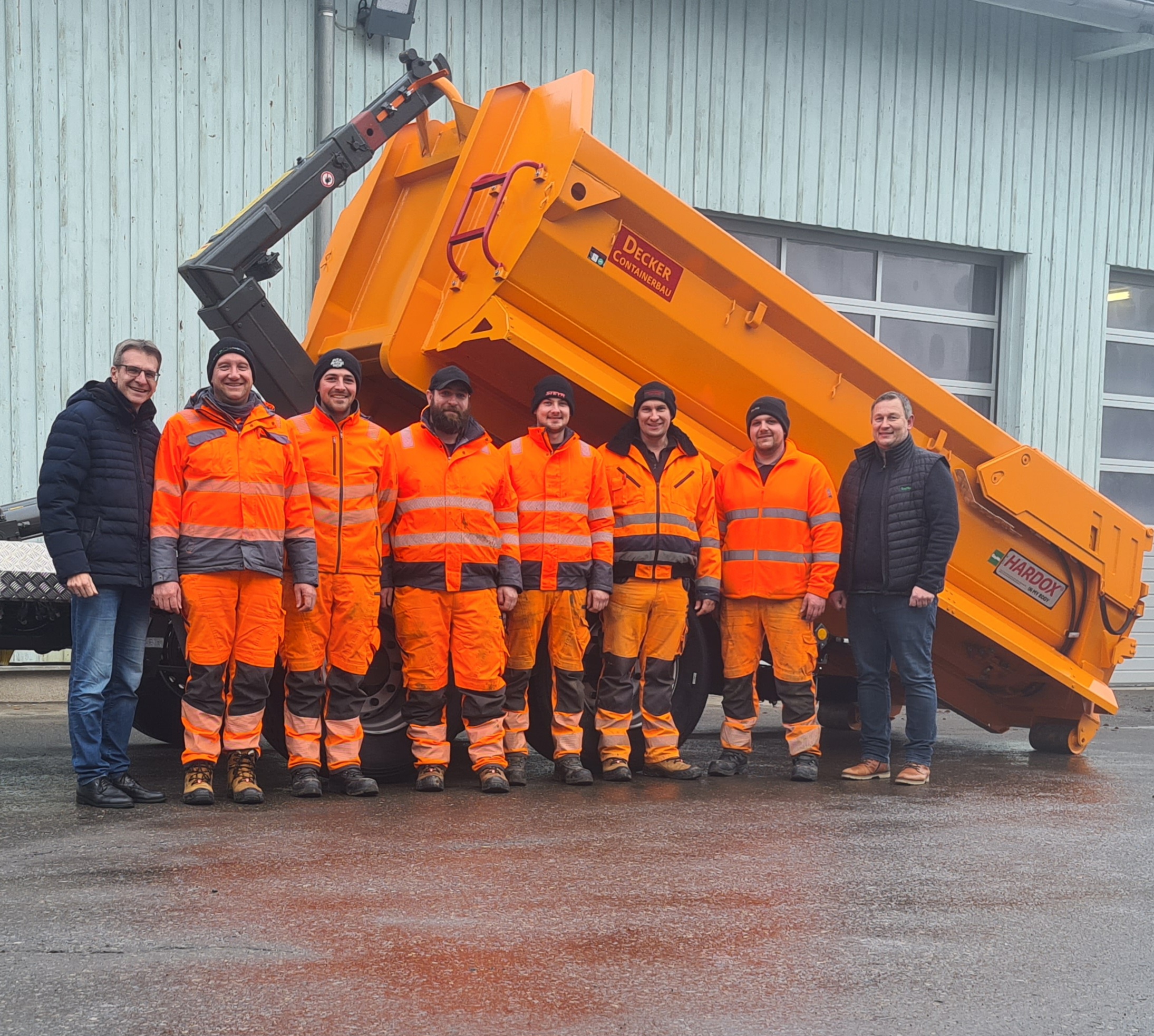 +++ Neuer Hakenliftanhänger für unseren Bauhof +++