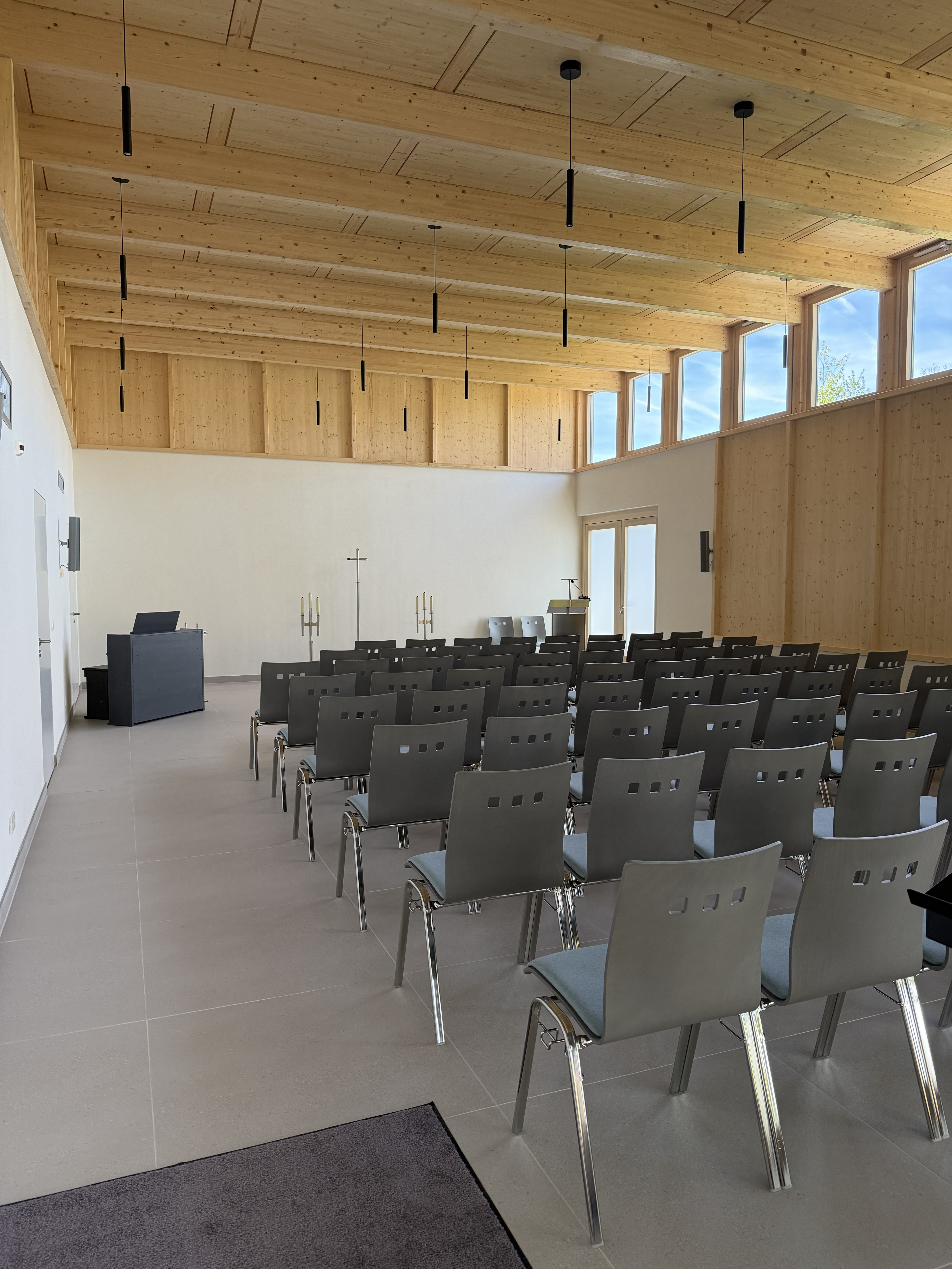 Innenraum Halle der Begegnungen.jpg