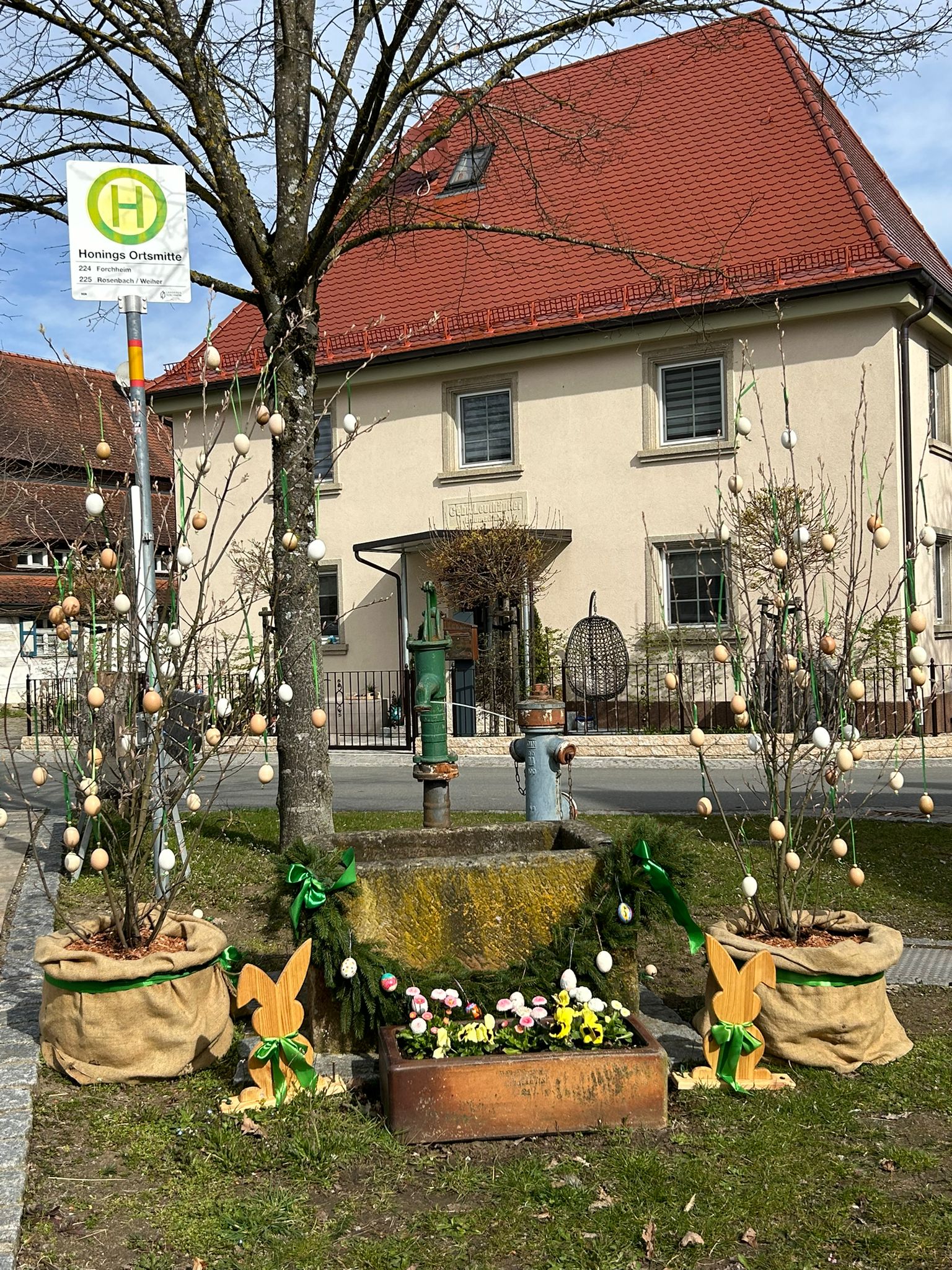 Osterbrunnen Honings.jpeg