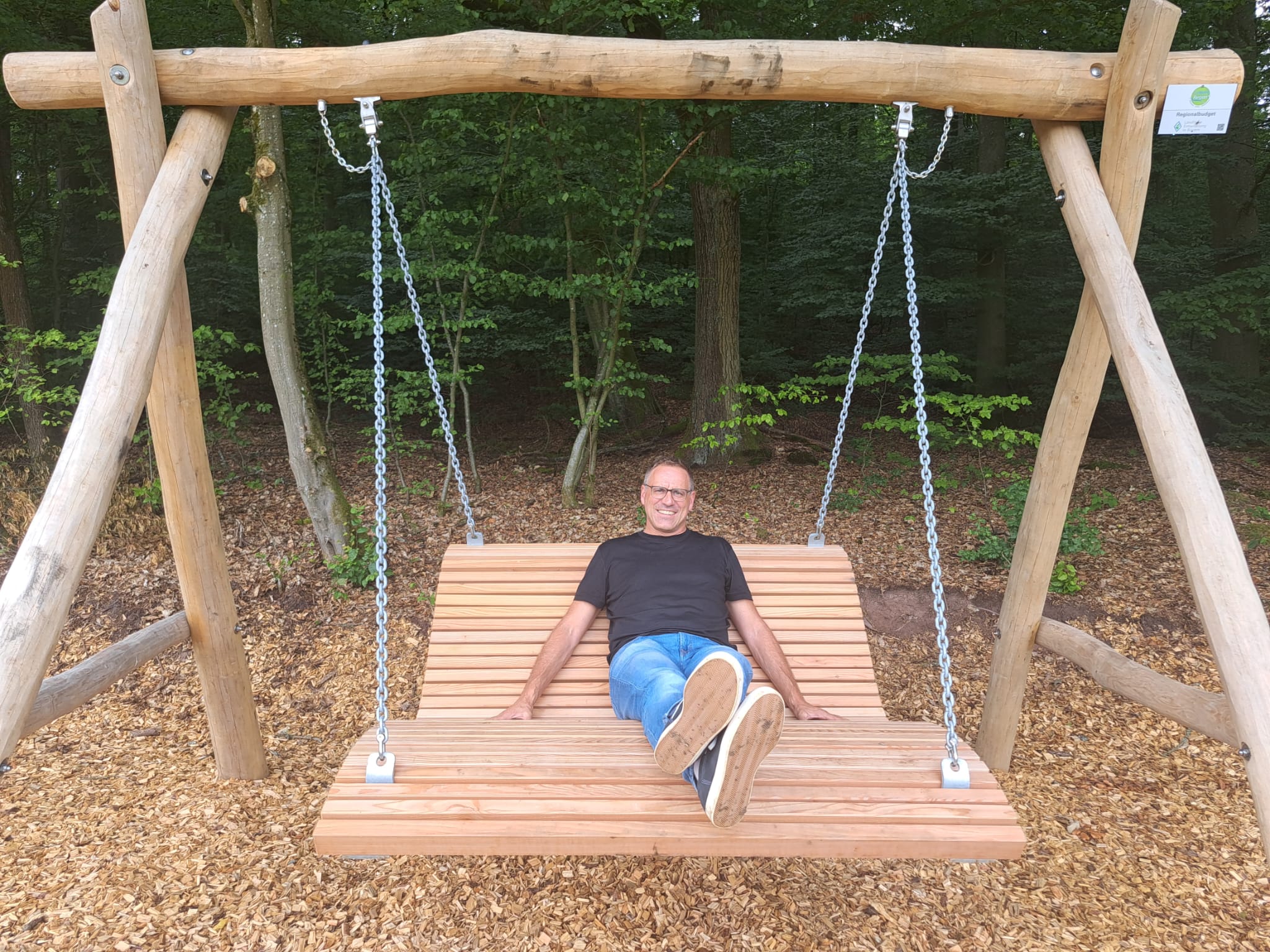 Neue Panoramaschaukel lädt zum Verweilen bei Geusfeld ein