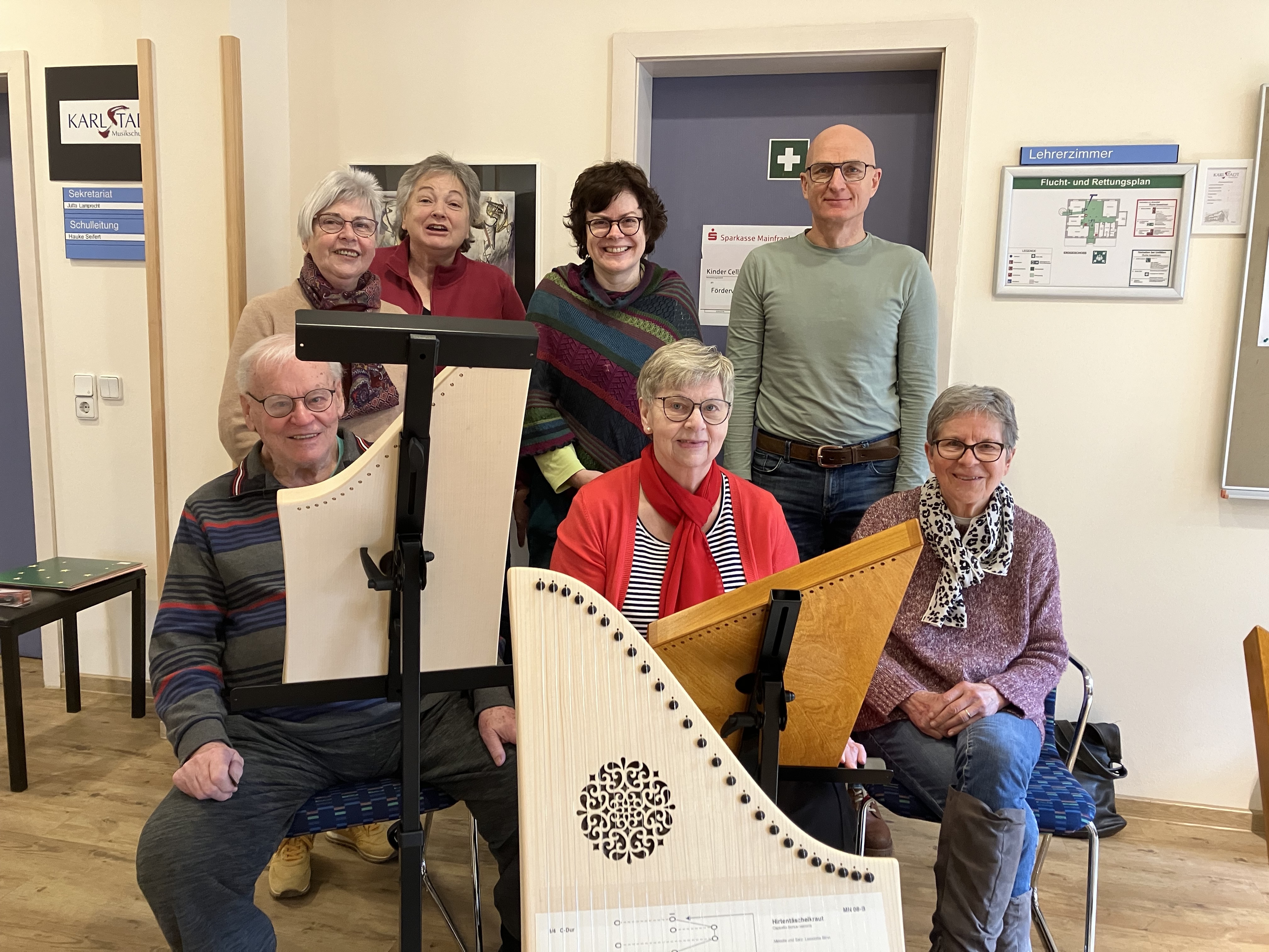 Neuer Einführungskurs Tischharfe Städtische Sing- und Musikschule Foto Hauke Seifert.jpg