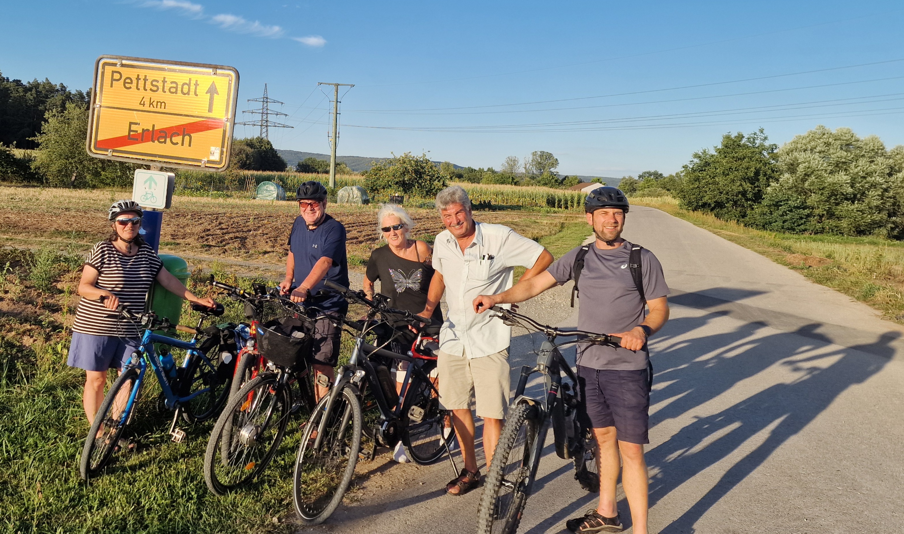 Gesellige Runde beim Pettstadter Radlertreff auf den Häschaadä Keller