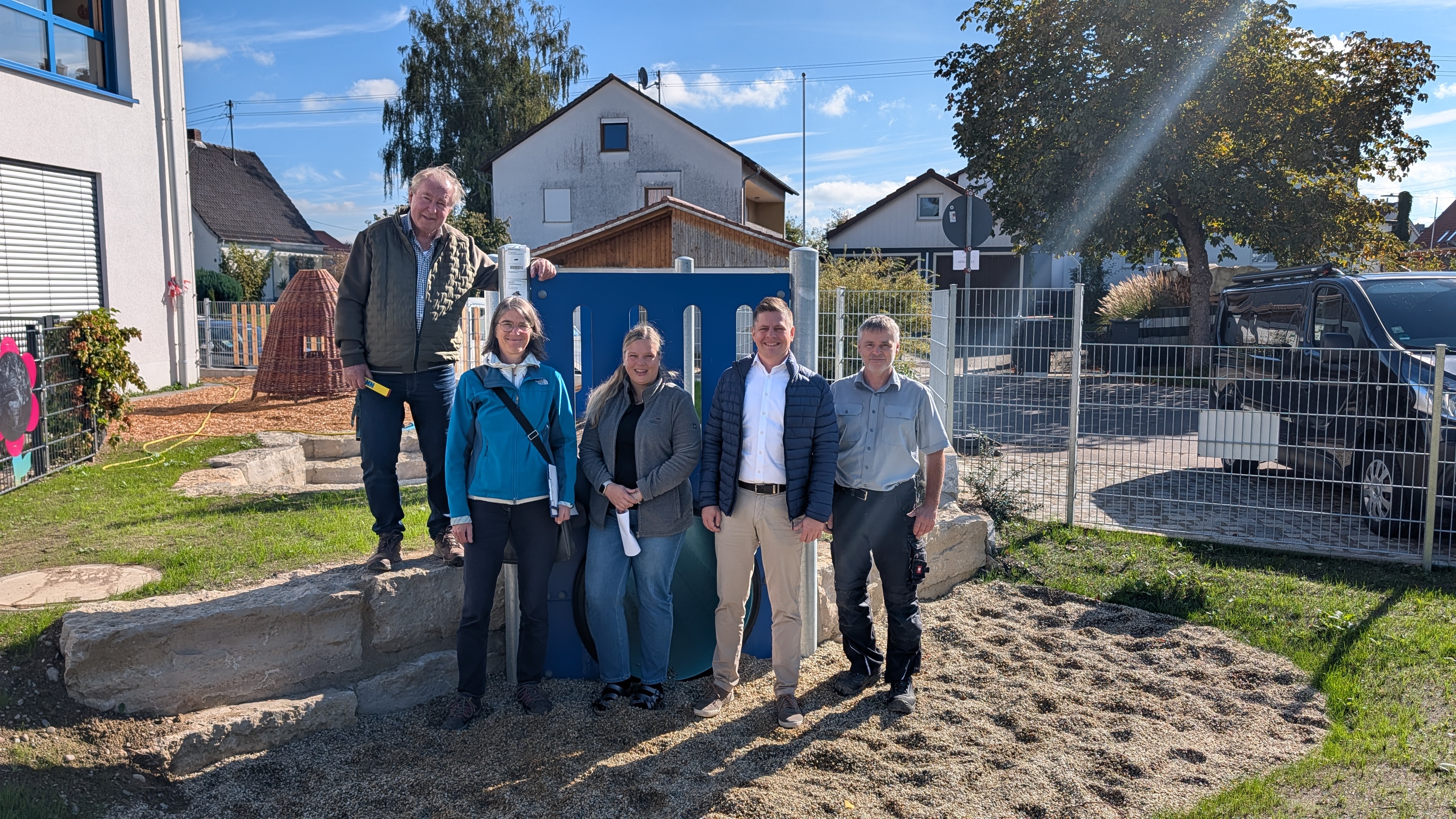 Gruppenbild Abnahme AußenanlagenKiTa20261009.jpg
