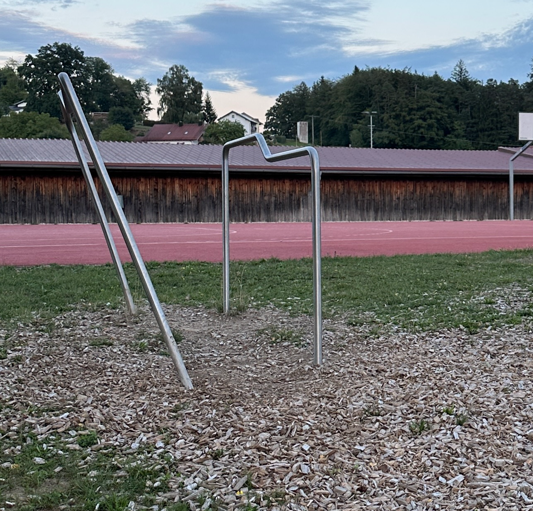 Sportgerät Hartplatz.png