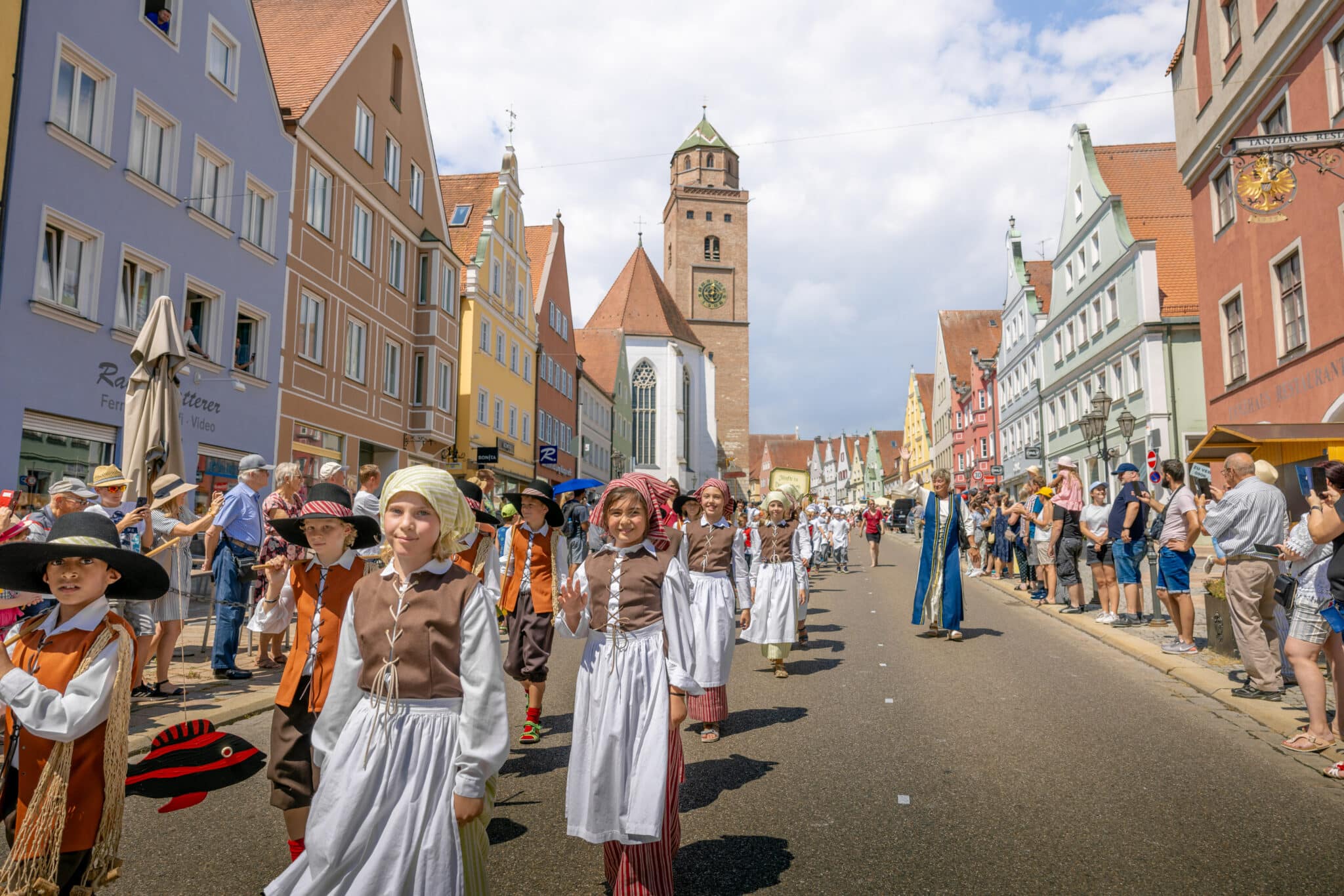 0461-Schwaebischwerder-Kindertag-Donauwoerth-0482_c_Huckleberryking-scaled.jpg