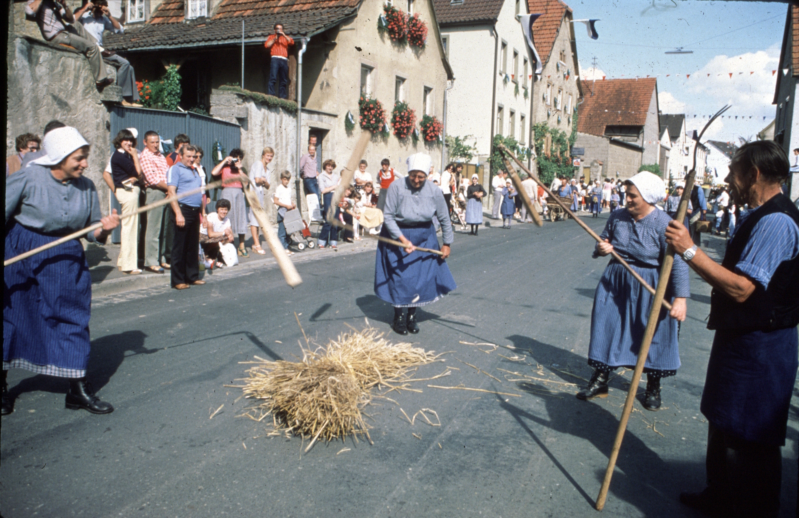 029_Beim Dreschen_dia.jpg