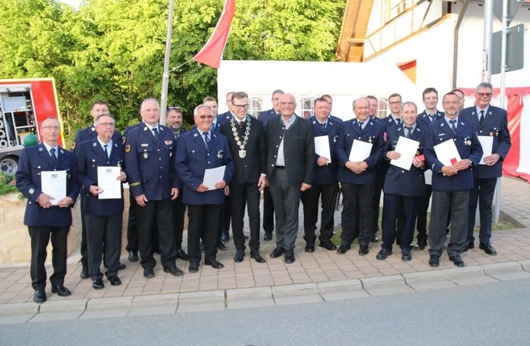 15333-brunnenubergabe-und-feuerwehrehrungen-attachment-b7387ac7.jpg