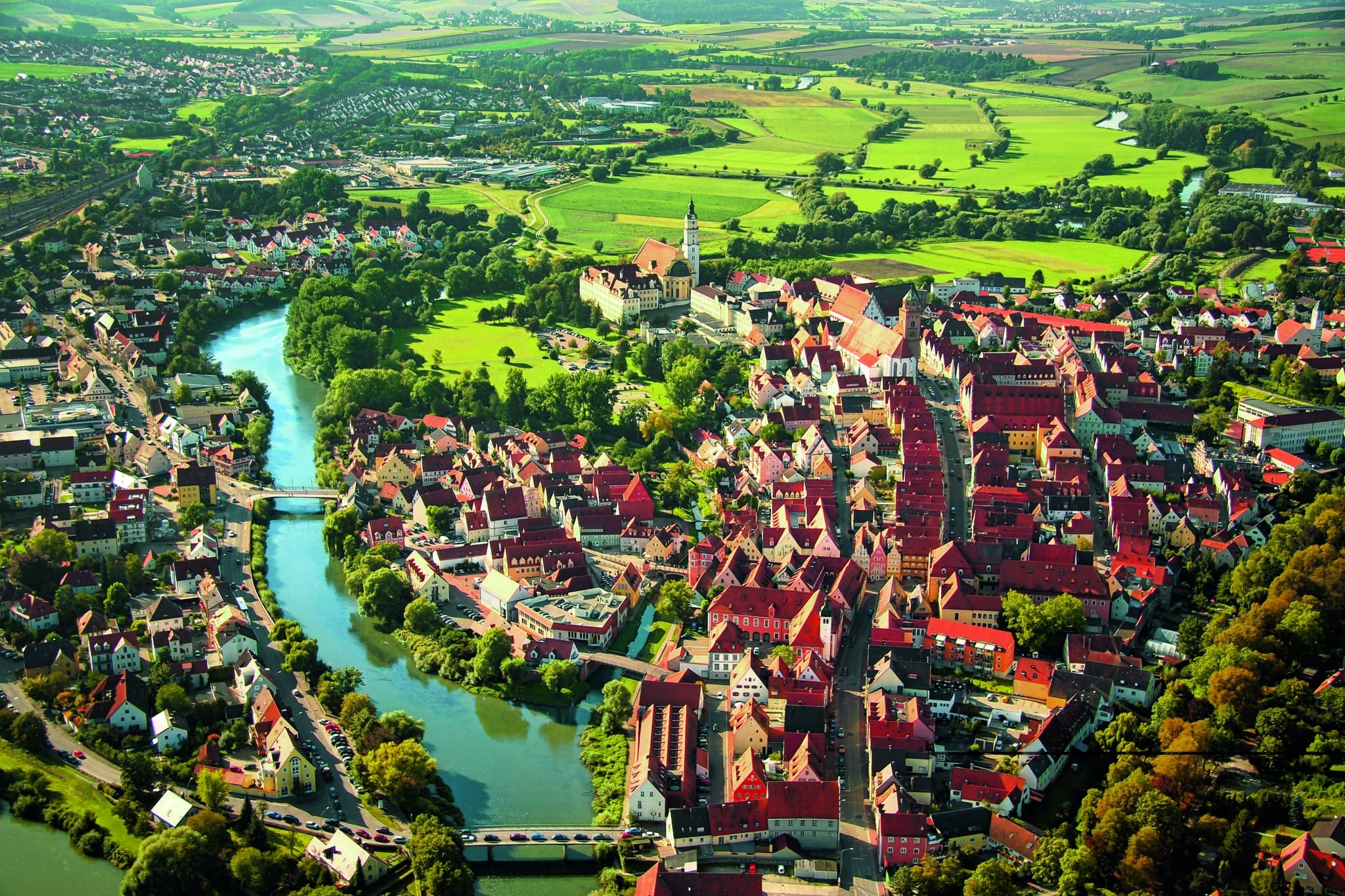 Donauwoerth_Luftbild-Innenstadt_S.-Bauer-scaled.jpg