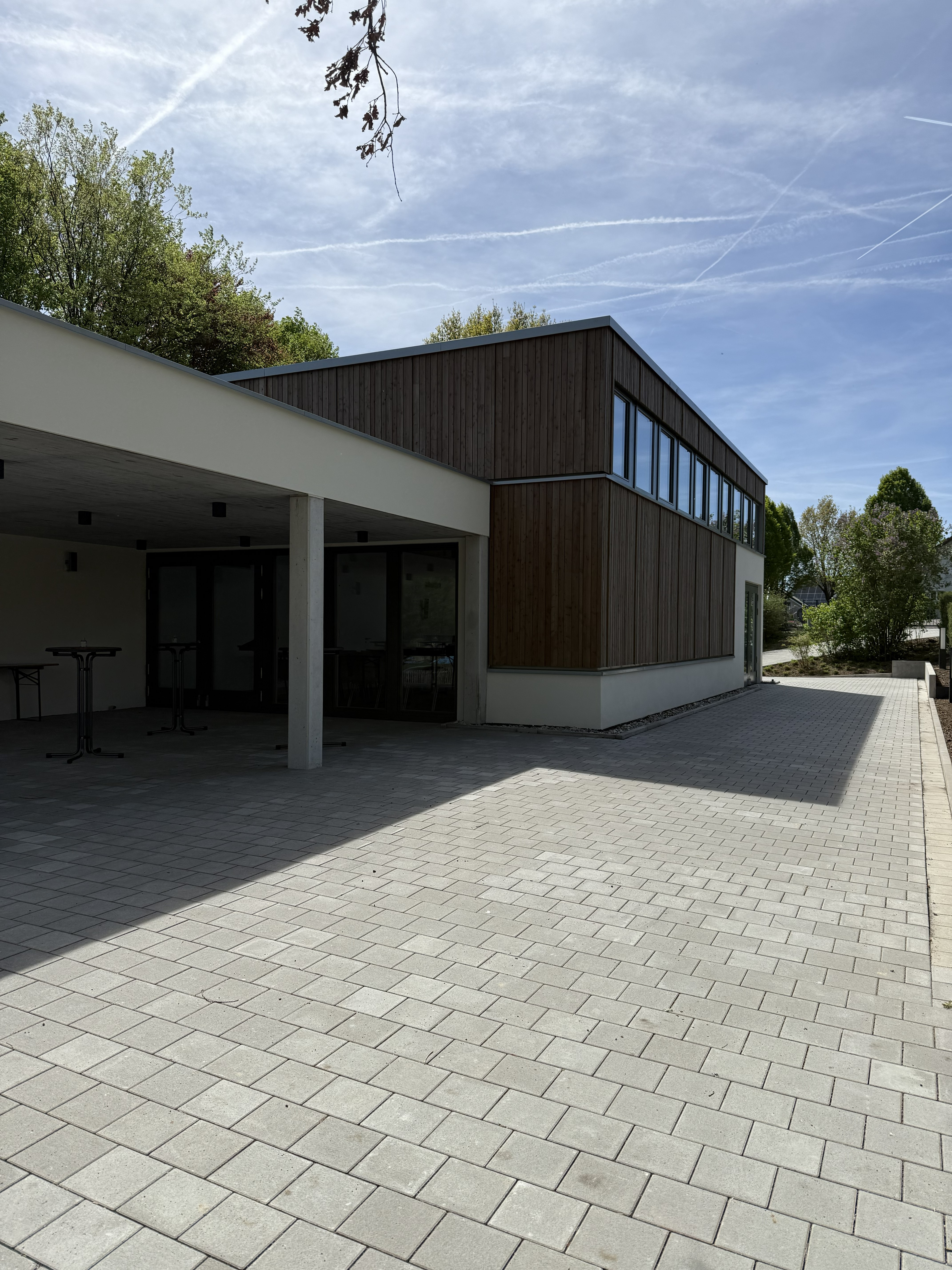 Halle der Begegnungen.jpg